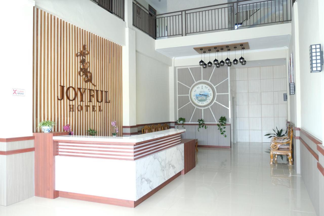 Joyful Hotel Tanjung Pandan Exteriör bild